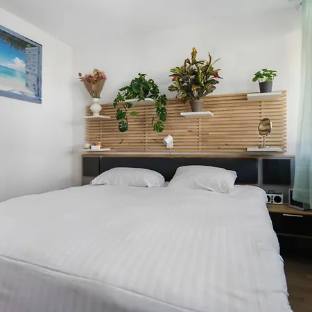 Saillon, Maison 5 Pers - Terrasse - Parking Prive בית נופש