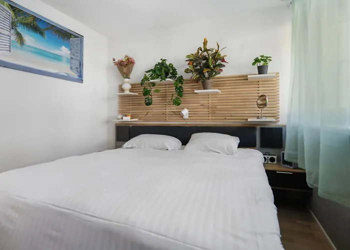 Saillon, Maison 5 Pers - Terrasse - Parking Prive Holiday home