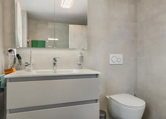 Holiday home Saillon, Maison 5 Pers - Terrasse - Parking Prive