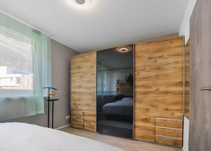 Holiday home Saillon, Maison 5 Pers - Terrasse - Parking Prive Saillon